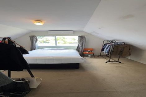 Photo of property in 2 Caspian Close, New Lynn, Auckland, 0600