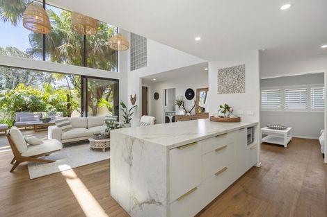Photo of property in 2/236 Beach Road, Campbells Bay, Auckland, 0630