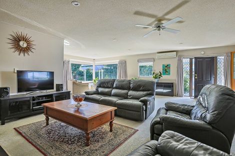Photo of property in 102 Church Road, Taradale, Napier, 4112