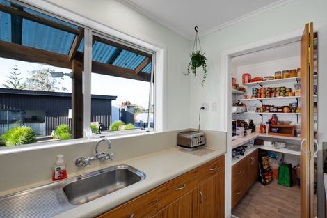 Photo of property in 37 Warwick Road, Stratford, 4332