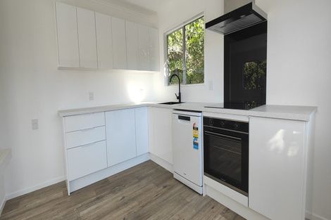 Photo of property in 4f2 Glanmire Road, Newlands, Wellington, 6037