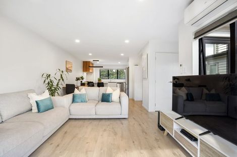 Photo of property in 7 Observation Green, Hobsonville, Auckland, 0616