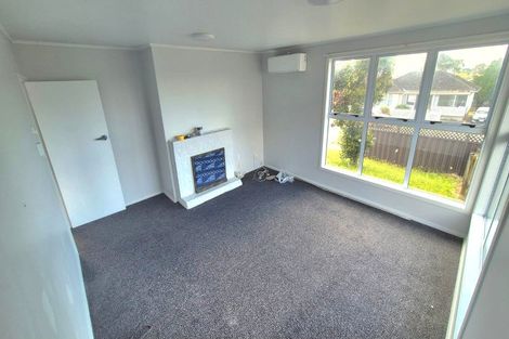 Photo of property in 20 Farnborough Crescent, Mangere, Auckland, 2022