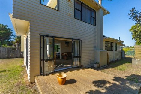 Photo of property in 105 Rua Avenue, Waitarere Beach, Levin, 5510