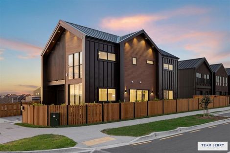 Photo of property in 37 Maungakaraka Road, Karaka, 2580