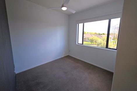 Photo of property in 11/2 Armoy Drive, East Tamaki, Auckland, 2016