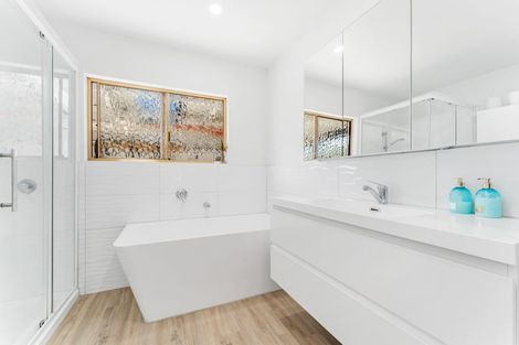 Photo of property in 17 Zealandia Road, Manly, Whangaparaoa, 0930