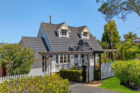 Photo of property in 41 Montgomery Avenue, Rothesay Bay, Auckland, 0630