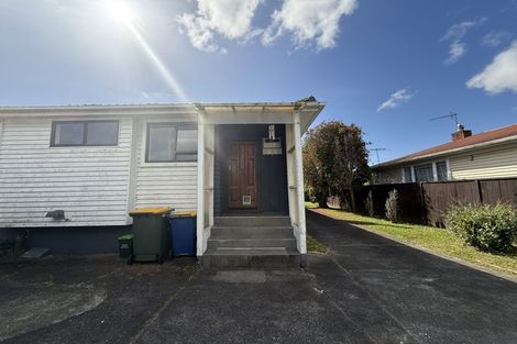 Photo of property in 64 Golf Road, New Lynn, Auckland, 0600