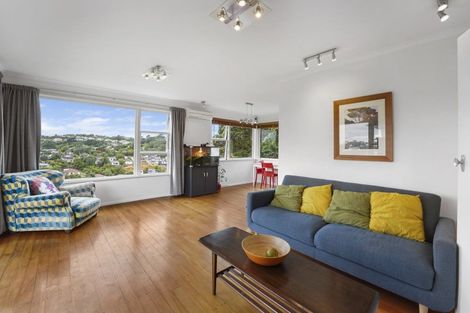 Photo of property in 1 Innes Way, Newlands, Wellington, 6037