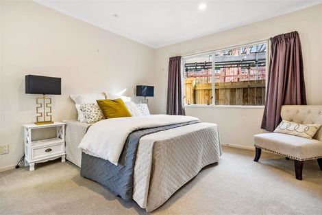 Photo of property in 18 Kearney Place, Massey, Auckland, 0614