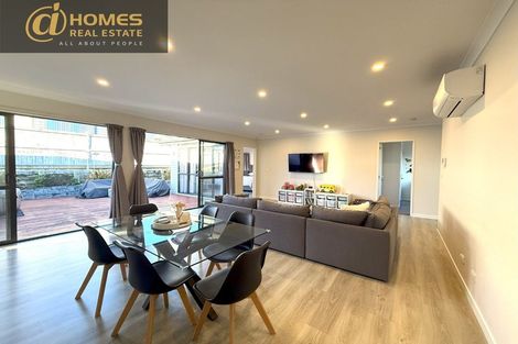 Photo of property in 12 Mamuku Drive, Massey, Auckland, 0614