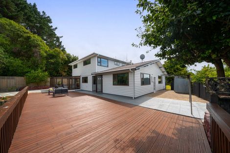 Photo of property in 28 Greyfriars Crescent, Tawa, Wellington, 5028