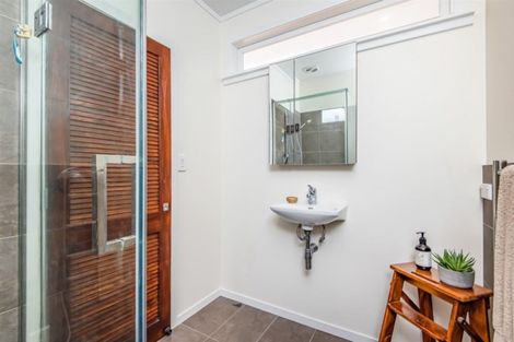 Photo of property in 2/26 Glenvar Road, Torbay, Auckland, 0630