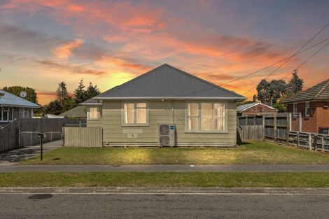 Photo of property in 18 Paddington Street, Northcote, Christchurch, 8052