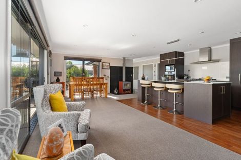 Photo of property in 7 Routhan Way, Carterton, 5713