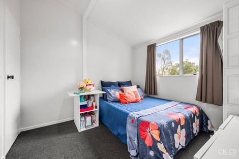 Photo of property in 2/264 Grounsell Crescent, Belmont, Lower Hutt, 5010