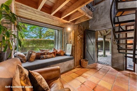 Photo of property in 42 Dysart Lane, Kumeu, 0891