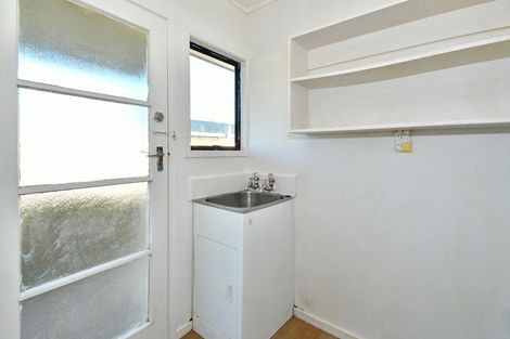 Photo of property in 2/17 Anglers Way, Wattle Downs, Auckland, 2102