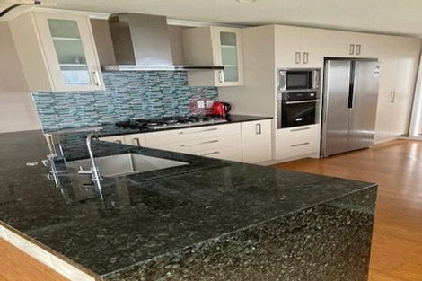 Photo of property in 6b Sunhaven Drive, Newlands, Wellington, 6037