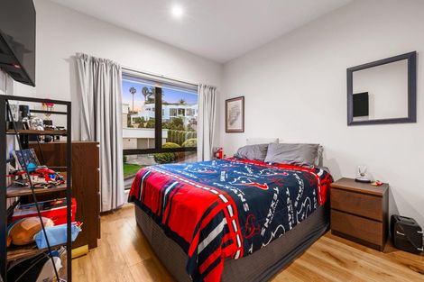 Photo of property in 17a Constable Lane, West Harbour, Auckland, 0618