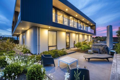 Photo of property in 8 Kowhai Street, Strandon, New Plymouth, 4312
