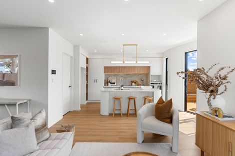 Photo of property in 14 Altair Place, Windsor Park, Auckland, 0632