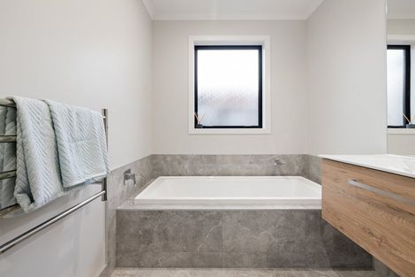 Photo of property in 35 Wairua Avenue, Baverstock, Hamilton, 3200