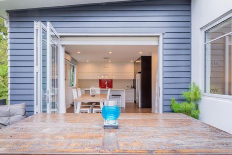 Photo of property in 20e Konini Road, Titirangi, Auckland, 0604