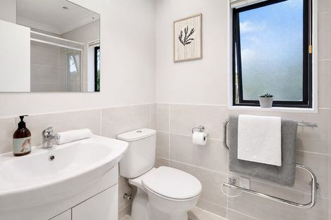 Photo of property in 49a Flaxdale Street, Birkdale, Auckland, 0626