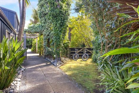 Photo of property in 27 Waimanu Place, Point Wells, Warkworth, 0986