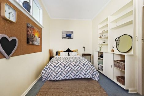Photo of property in 19 Cavendish Square, Strathmore Park, Wellington, 6022