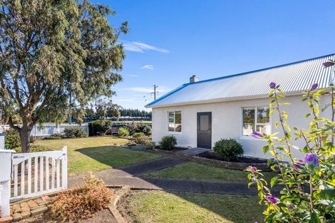 Photo of property in 124 Weraroa Road, Waverley, 4510