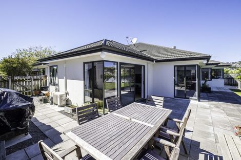 Photo of property in 34 Samwell Drive, Whitby, Porirua, 5024
