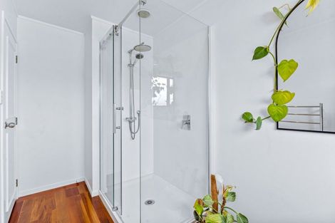 Photo of property in 10 Ardern Avenue, Stanmore Bay, Whangaparaoa, 0932