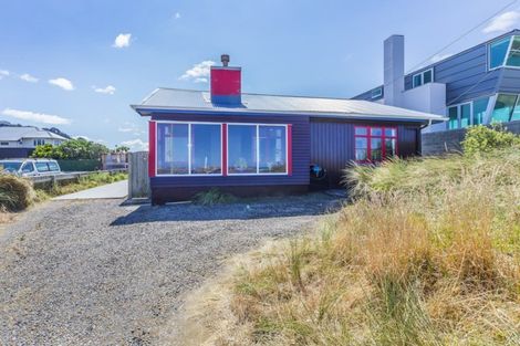 Photo of property in 48f1 Lyall Parade, Lyall Bay, Wellington, 6022