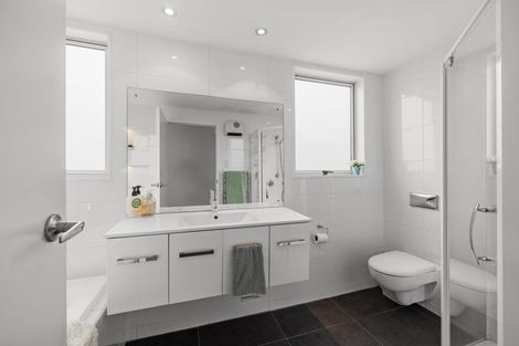 Photo of property in 15a Saint Winifreds Place, Bryndwr, Christchurch, 8052