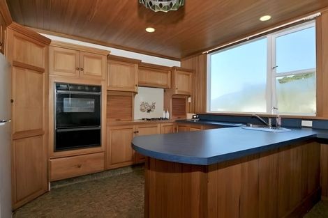 Photo of property in 79 Parkvale Road, Karori, Wellington, 6012