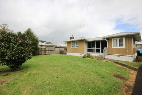 Photo of property in 2/12 Cambridge Road, Manurewa, Auckland, 2102