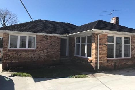 Photo of property in 121 Flanshaw Road, Te Atatu South, Auckland, 0610