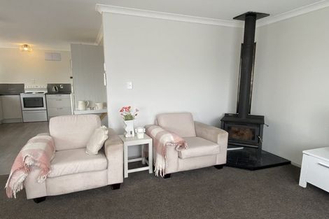 Photo of property in 21 Salford Avenue, Redwood, Christchurch, 8051