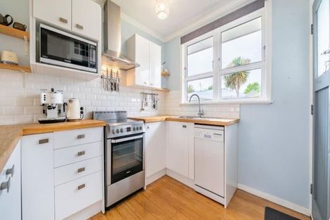 Photo of property in 28 Henry Street, Ebdentown, Upper Hutt, 5018
