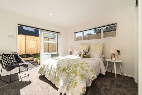 Photo of property in 31a Dawnhaven Drive, Te Atatu Peninsula, Auckland, 0610