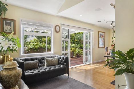 Photo of property in 1/107 Nile Road, Milford, Auckland, 0620