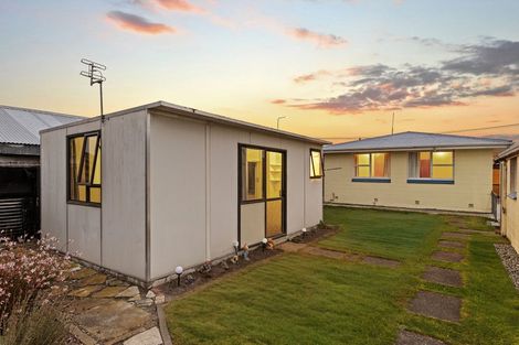 Photo of property in 23 Inwoods Road, Parklands, Christchurch, 8083