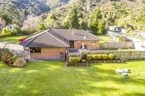 Photo of property in 1845 State Highway 2, Kaitoke, Upper Hutt, 5018