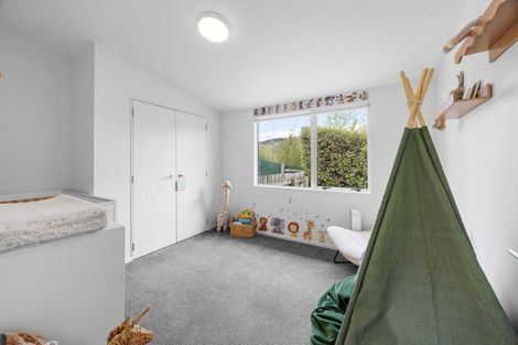 Photo of property in 17 Hillview Place, Wanaka, 9305