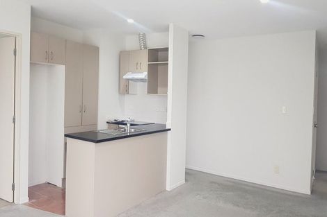 Photo of property in 52 Woodbank Drive, Glen Eden, Auckland, 0602