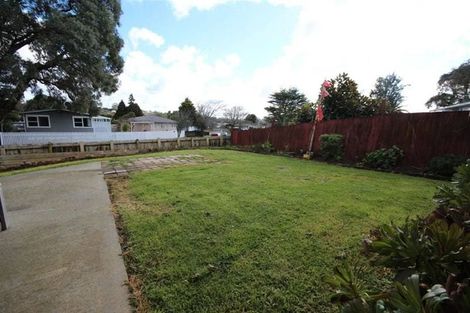 Photo of property in 16 Coburg Street, Henderson, Auckland, 0612