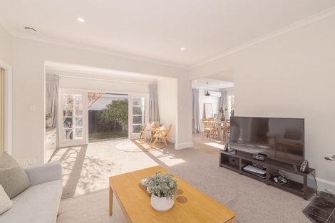Photo of property in 44 Celia Street, Redcliffs, Christchurch, 8081